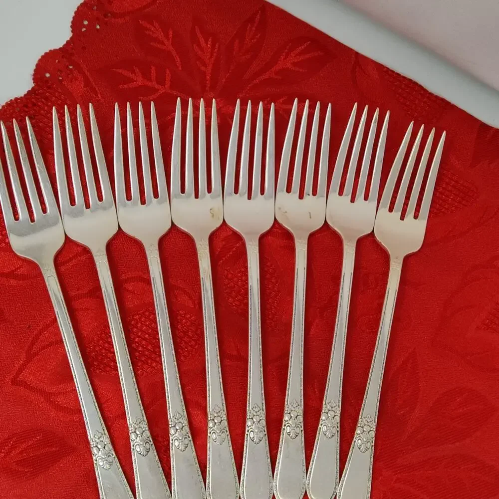 8X DF Rogers Bros ADORATION International SilverPlate Dinner Forks